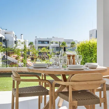 Vivi Homes - Lani - Terrace - Pool - Garden *